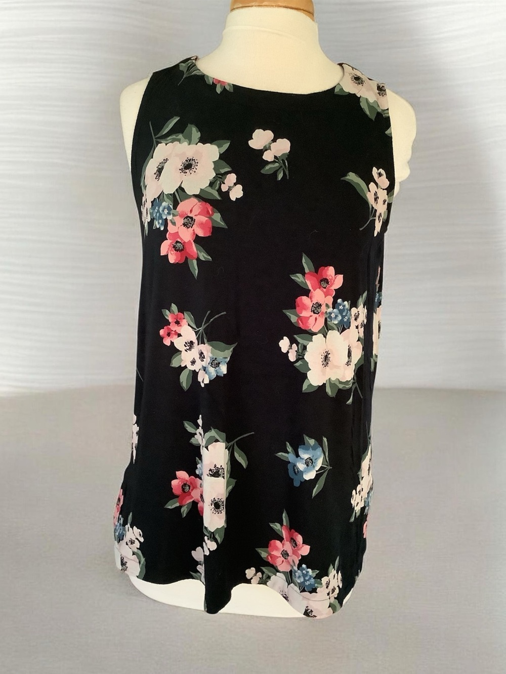 J Jill Sleeveless Black Floral Tank Top - Pink & White Blooms